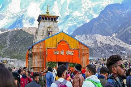 श्रद्धालुओं के दर्शन के लिए विधि-विधान से खोले गए केदारनाथ धाम के कपाट 