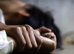 युवक ने शादीशुदा महिला के घर में घुसकर किया दुष्कर्म, मुकदमा दर्ज