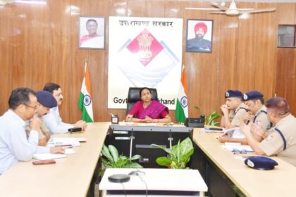 मुख्य सचिव ने सड़क किनारे खड़े वाहनों के खिलाफ सख्त कारवाई करने के दिए निर्देश