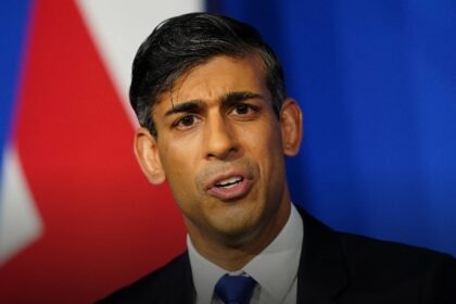 आम चुनाव से पहले ऋषि सुनक को तगड़ा झटका, 78 सांसदों ने दिया इस्तीफा