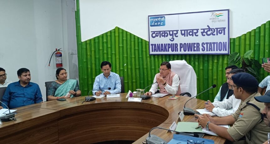 बिजली, पानी से जनता परेशान हुई तो अधिकारी होंगे जिम्मेदार: सीएम धामी