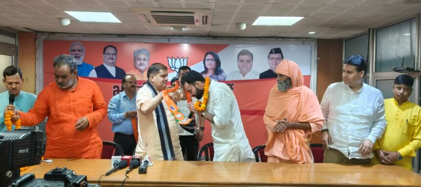 मंगलौर विधानसभा के आम आदमी पार्टी के प्रत्याशी सुनील राठी ने थमा बीजेपी का दामन