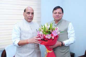 सीएम धामी ने रक्षा मंत्री राजनाथ सिंह से की मुलाकात, रक्षा मंत्रालय का दायित्व दुबारा मिलने पर दी बधाई