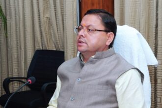 सी.एम हेल्पलाईन पर लंबित शिकायतों का आगामी 15 दिनों में सकारात्मक निवारण किया जाए: सीएम धामी