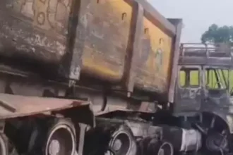 उत्तराखंड : आमने-सामने भिड़े दो डंपरों में लगी आग, चालक की जिंदा जलकर मौत