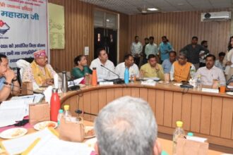 मंत्री सतपाल महाराज की अध्यक्षता में जिला योजना समिति की बैठक आयोजित की गई