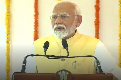 पीएम मोदी आज वाराणसी में 50 हजार किसानों से करेंगे संवाद