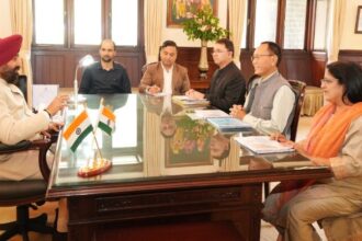 राज्यपाल ने ली पेयजल विभाग के उच्चाधिकारियों की बैठक 