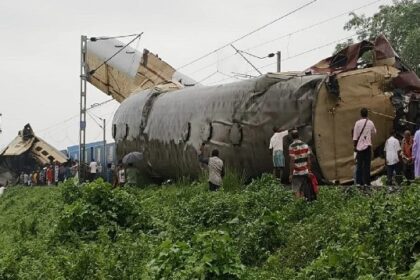 बिहार-बंगाल की सीमा के पास हुआ भीषण ट्रेन हादसा, 5 लोगों की मौत, 25 गंभीर घायल