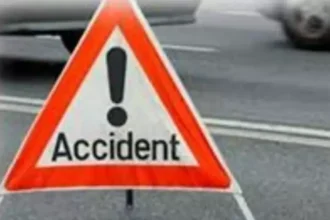 बदरीनाथ से दर्शन कर लौट रहे युवकों की बाइक के ऊपर गिरी चट्टान, दो की दर्दनाक मौत