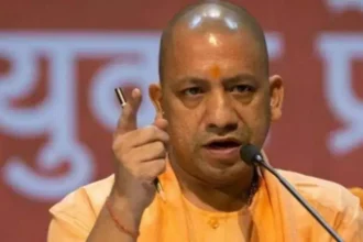 CM योगी आदित्यनाथ के परिजनों से की गाली-गलौज, कांग्रेस नेता के खिलाफ मुकदमा दर्ज