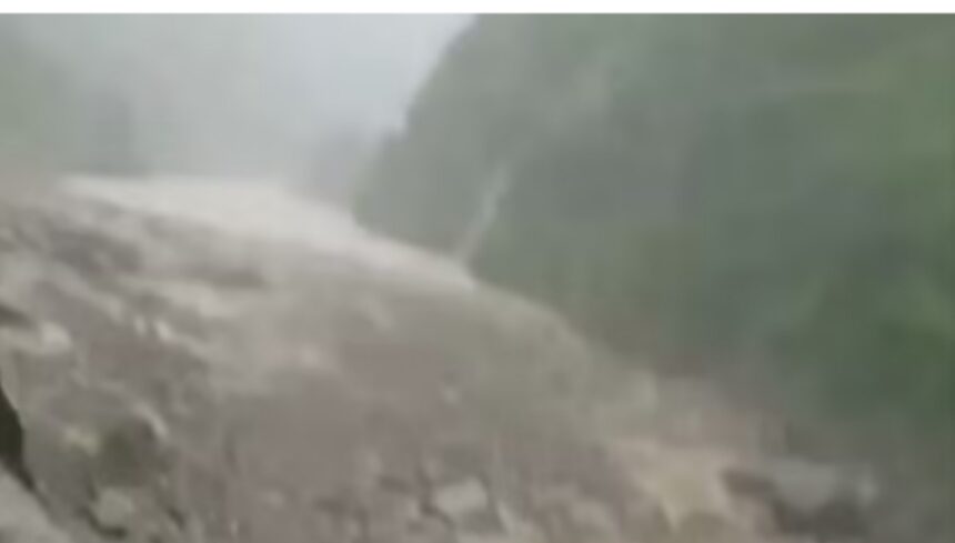 उत्तराखंड: यहां बादल फटने से भारी तबाही, मौसम विभाग ने इन जिलों के लिए जारी किया अलर्ट