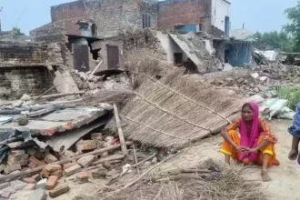 उत्तराखंड: अतिक्रमण हटाने पहुंची टीम पर हुआ पथराव, JCB चालक का फोड़ा सिर