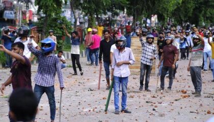 आरक्षण को लेकर आंदोलन बेकाबू