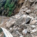 उत्तराखंड में बारिश का कहर, बद्रीनाथ हाईवे बंद, प्रशासन ने की यात्रियों से सावधानी बरतने की अपील