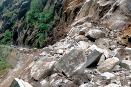 उत्तराखंड में बारिश का कहर, बद्रीनाथ हाईवे बंद, प्रशासन ने की यात्रियों से सावधानी बरतने की अपील