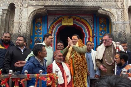 केदारनाथ के तीर्थ पुरोहितों ने सीएम धामी का किया भव्य स्वागत