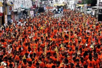 पूरी तरह चरम पर पहुंचा कांवड़ मेला, गंगा घाटों से लेकर हाईवे तक केसरिया रंग में रंगा