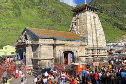 आज सावन माह के दूसरे सोमवार पर श्री केदारनाथ धाम में उमड़े श्रद्धालु