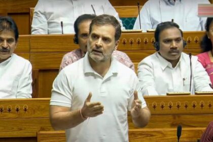 मानसून सत्र में नीट पेपर लीक मुद्दे पर जमकर हुआ हंगामा, राहुल गांधी ने कहा- भारत की परीक्षा प्रणाली बकवास