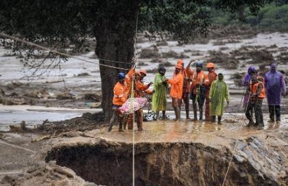 वायनाड में भूस्खलन से अब तक 150 लोगों की हुई मौत, राहत व बचाव कार्य जारी