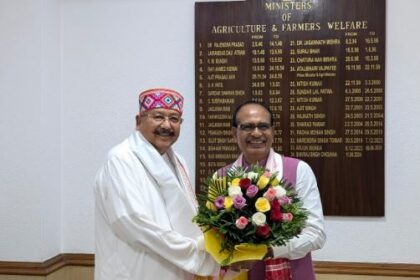 केंद्रीय कृषि मंत्री शिवराज से मिले महाराज