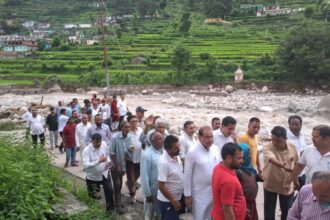नेता प्रतिपक्ष ने किया आपदा प्रभावित क्षेत्र का दौरा