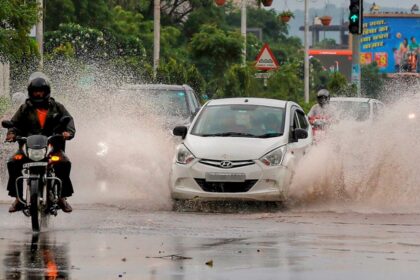 पहाड़ से लेकर मैदान तक भारी बारिश का अलर्ट जारी, कई स्थानों पर जन- जीवन हुआ अस्त- व्यस्त 