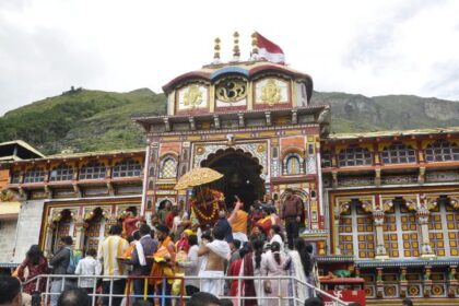 भगवान श्री कृष्ण जन्मोत्सव झांकी ने किया बदरी-केदार भ्रमण