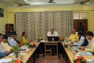 सीएम धामी ने दो नदियों को चिन्हित कर उनके पुनर्जीवीकरण की दिशा में कार्य करने के दिये निर्देश