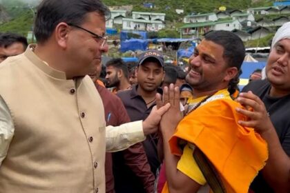 केदारनाथ रूट में फंसे 425 यात्रियों को किया एयरलिफ्ट