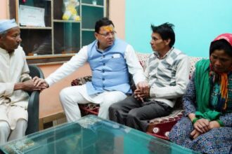 केदार आपदा में लापता हिमांशु नेगी के घर पहुंचे सीएम धामी