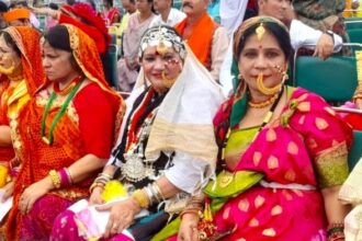 लाल किले में आयोजित कार्यक्रम में उत्तराखण्ड के दल ने पारम्परिक वेशभूषा में किया मंत्रमुग्ध