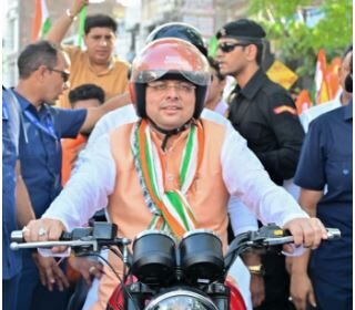 रूड़की में सीएम के नेतृत्व में निकली तिरंगा बाइक रैली