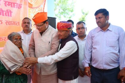 मुख्यमंत्री ने सालम क्रांति के शहीदों को अर्पित की श्रद्धांजलि