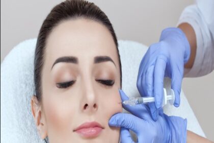 खूबसूरती बढ़ाने के लिए करवा रही हैं वैम्पायर फेशियल? जान लीजिए इससे जुड़ी सभी जरूरी बातें