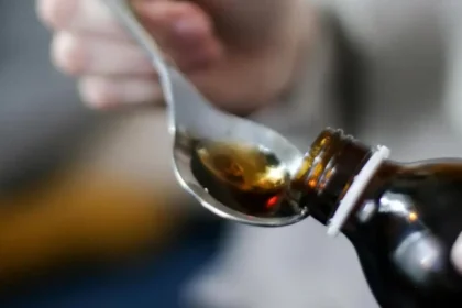 कफ सिरप में है विषाक्त पदार्थ का खतरा, खराश मिटाने के लिए अपनाएं ये प्राकर्तिक विकल्प