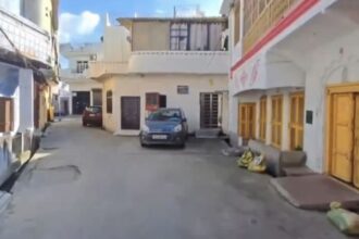 बरेली में मुस्लिम परिवार को मकान बेचने पर हिंदू परिवारों ने किया पलायन का ऐलान, सड़कों पर उतरे लोग