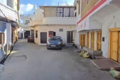 बरेली में मुस्लिम परिवार को मकान बेचने पर हिंदू परिवारों ने किया पलायन का ऐलान, सड़कों पर उतरे लोग