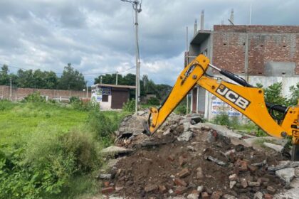 हरिद्वार जिले में कई बीघा अवैध प्लाटिंग ध्वस्त