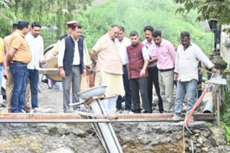 कैबिनेट मंत्री गणेश जोशी ने मसूरी के विभिन्न क्षेत्रों में अतिवृष्टि के कारण हुए नुकसान का किया निरीक्षण