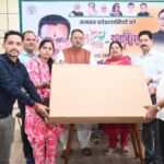 कैबिनेट मंत्री गणेश जोशी ने सरखेत आपदा में प्रभावित 12 परिवारों को वितरित किए टेलीविजन सेट