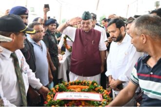कैबिनेट मंत्री गणेश जोशी ने शहीद हवलदार सत्ये सिंह बिष्ट को अर्पित की श्रद्धांजलि 