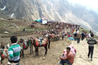 15 दिन से बन्द चल रहे केदारनाथ पैदल मार्ग पर फिर से शुरू हुई तीर्थयात्रा