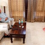हिमाचल के लोकनिर्माण मंत्री से महाराज की चांइशील घाटी को जोड़ने पर चर्चा
