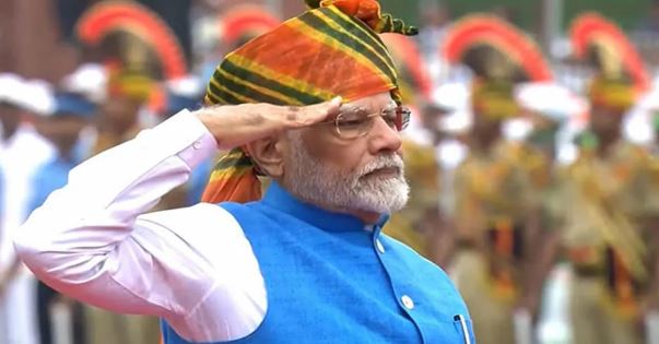 स्वतंत्रता दिवस – प्रधानमंत्री मोदी ने लगातार 11वीं बार लाल किले पर फहराया तिरंगा