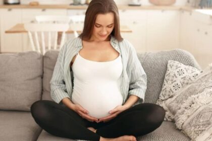 प्रेग्नेंसी के कुछ महीने बाद ये लक्षण दिखें तो हो जाएं सावधान, बच्चे के लिए हो सकता है खतरनाक