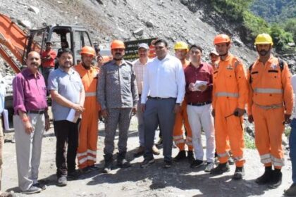 प्रभारी सचिव ने केदार घाटी में क्षतिग्रस्त मोटर मार्गों का किया निरीक्षण 