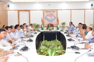 केदार आपदा -नुकसान का आंकलन कर केंद्र से मांगा जाएगा विशेष आर्थिक पैकेज