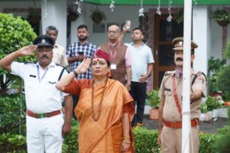 स्पीकर ने विधानसभा भवन में ध्वजारोहण किया